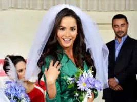 Mi corazón insiste en Lola Volcán - Telenovela