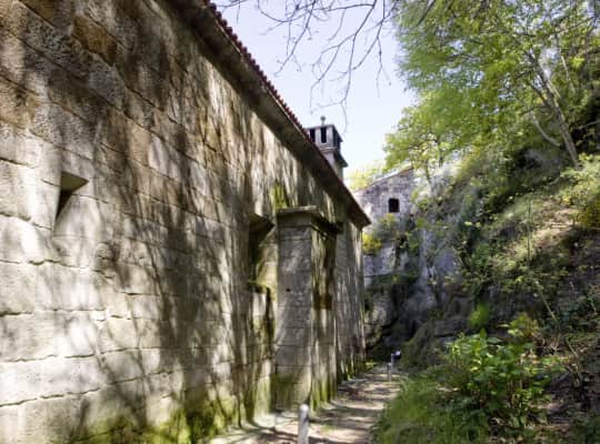 mosteiro de san pedro de rocas miradoiro da capela - 