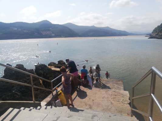 playa de laida ermita de san pedro de atxarre - 