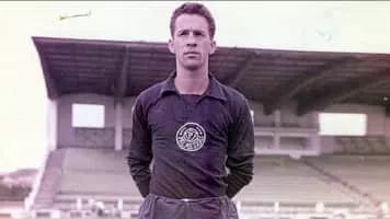Valdir Joaquim de Moraes (Valdir de Moraes) - Former football player