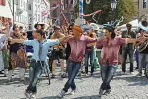 Vatertage - Opa über Nacht - 2012 ‧ 1h 33m