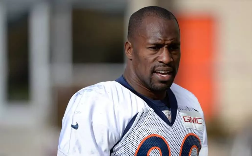 Vernon Davis - American football tight end