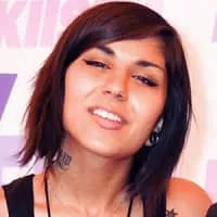 Yasmine Yousaf - Musical artist ‧ Jahan Yousaf's sister