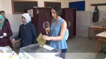 Zehra Çilingiroğlu - Hülya Avşar's daughter