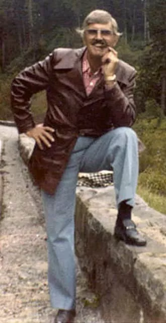 Archie Campbell - American comedian