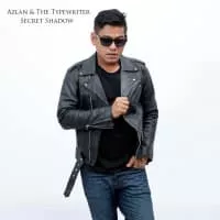 gerhana skacinta azlan & the typewriter - Musical group