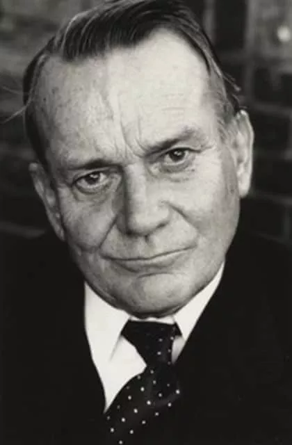 Denholm Elliott - Actor