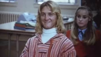 Fast Times at Ridgemont High - 1982 ‧ Drama/Teen ‧ 1h 32m