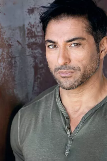 Jay Tavare - American actor