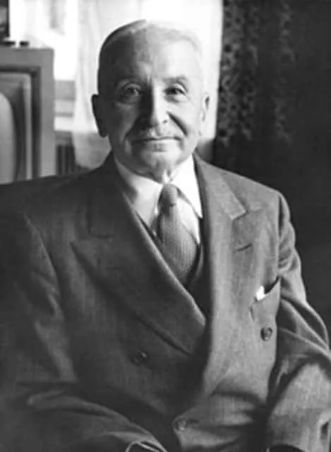 Ludwig von Mises - Economist