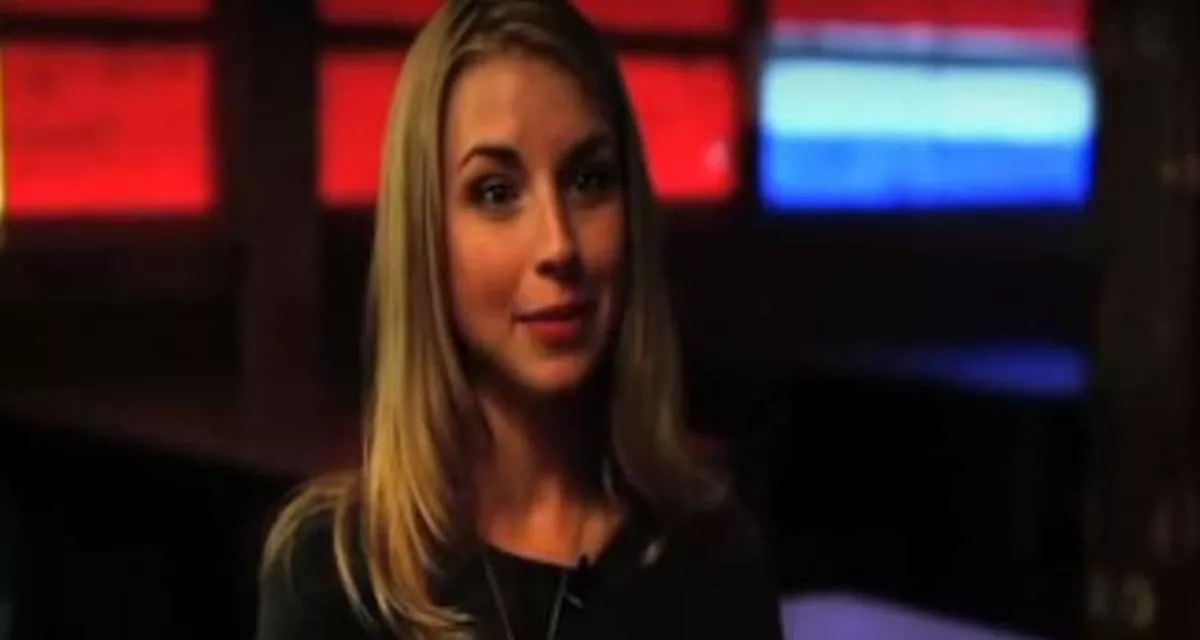 Molly Dunsworth - Canadian actress