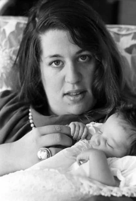 Owen Vanessa Elliot - Singer ‧ Cass Elliot's daughter