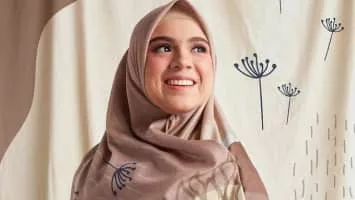 Rizna Nyctagina - Indonesian actress