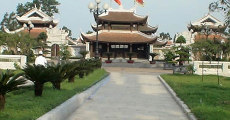 cuong temple nui quyết | dền thờ vua quang trung - 