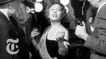Sunset Boulevard - 1950 ‧ Drama/Music ‧ 1h 55m