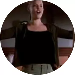 100 Girls - 2000 ‧ Indie film/Teen ‧ 1h 34m