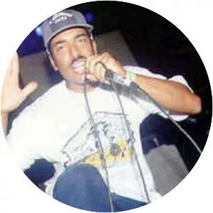 10 Bass T - Musical group