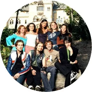 18 – Allein unter Mädchen