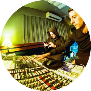 2nd Roof - Musical group