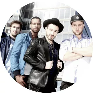 2THEUNIVERSE - Musical group