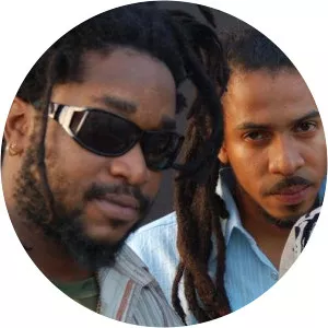 3 suns - Musical group