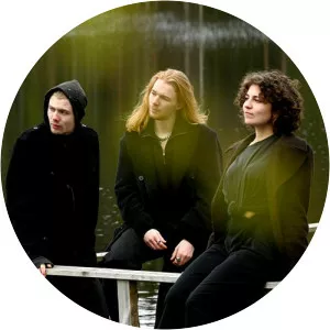 3rd Silhouette - Singer