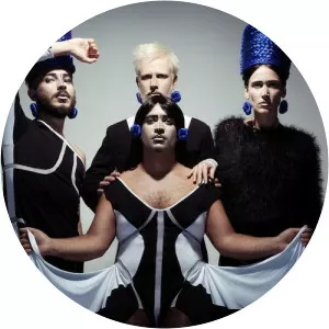 3SomeSisters - Musical group