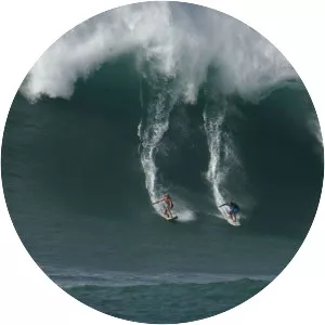 50 Foot Wave