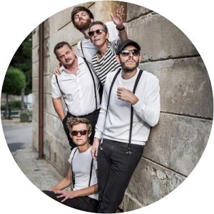 5/8erl in Ehr'n - Musical group