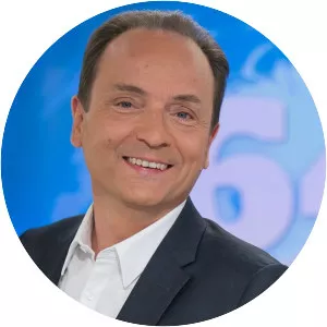 64 minutes, le monde en Français (64' . . .