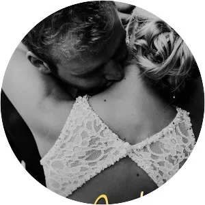 A Christmas Wedding - 2006 ‧ Romance/Comedy ‧ 1h 29m