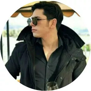 Aaron Gil - Musician