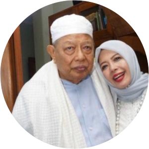 Abdul Aziz Marzuki - Nur Asia's father