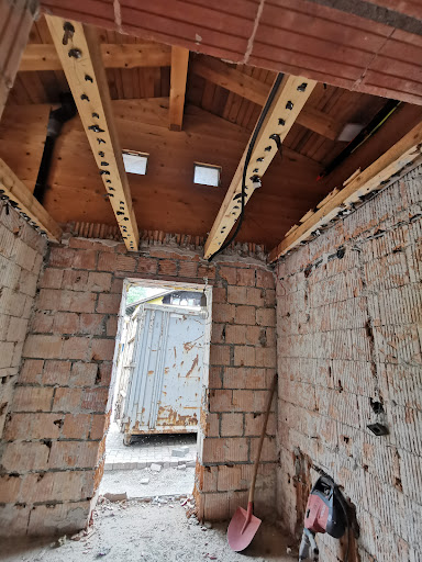 Abrissarbeiten Wahi - 