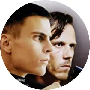 Absolute 100 - 2001 ‧ Thriller/Drama ‧ 1h 36m