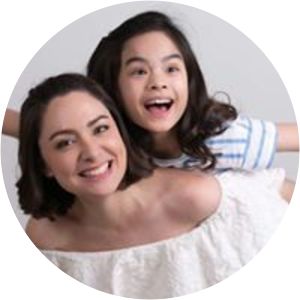 Achariya Angsuvarnsiri photograph