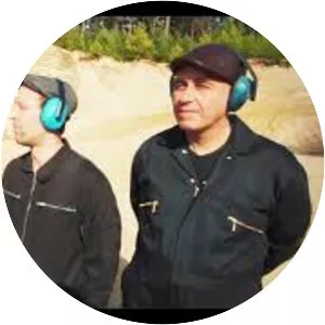 Acht Eimer Hühnerherzen - Musical group