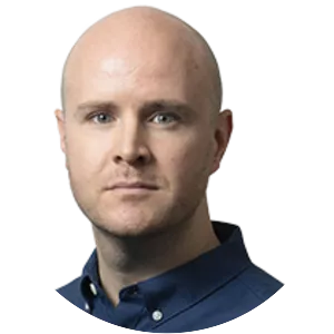 adam hurrey - Journalist