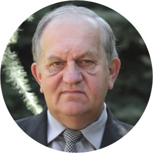 Adam Maj - Physicist