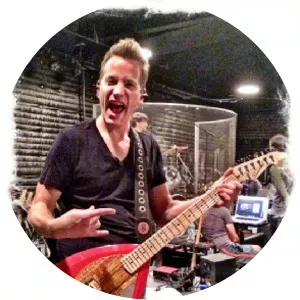 Adam Shoenfeld - Guitarist