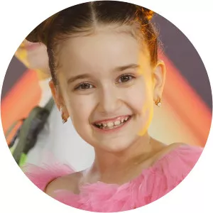 Adela Borș - Singer