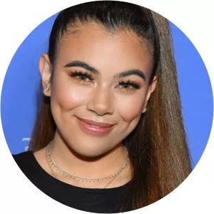 Adelaine Morin - YouTuber