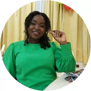 Adjoa Vicker - Van Vicker's wife