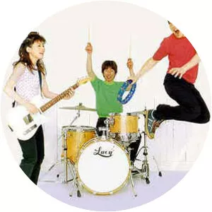 Advantage Lucy - Musical group