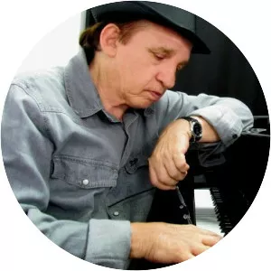 heleninha costa adylson godoy - Singer