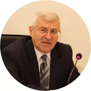 Ahmed Güner Sayar