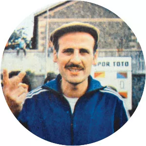 Ahmet Suat Özyazıcı