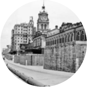 Air raids on Australia, 1942–43