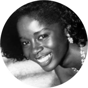 Akosua Busia