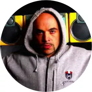 Akro Musician - Musician